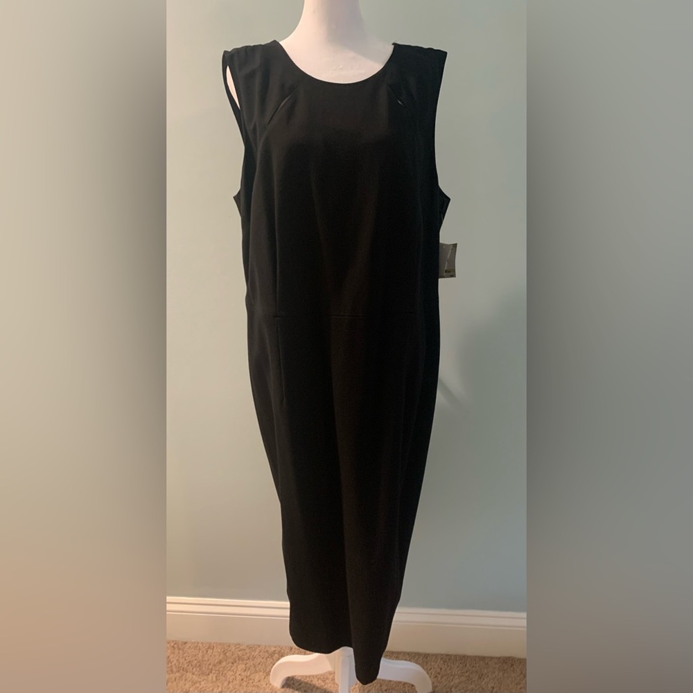 Sleeveless dress